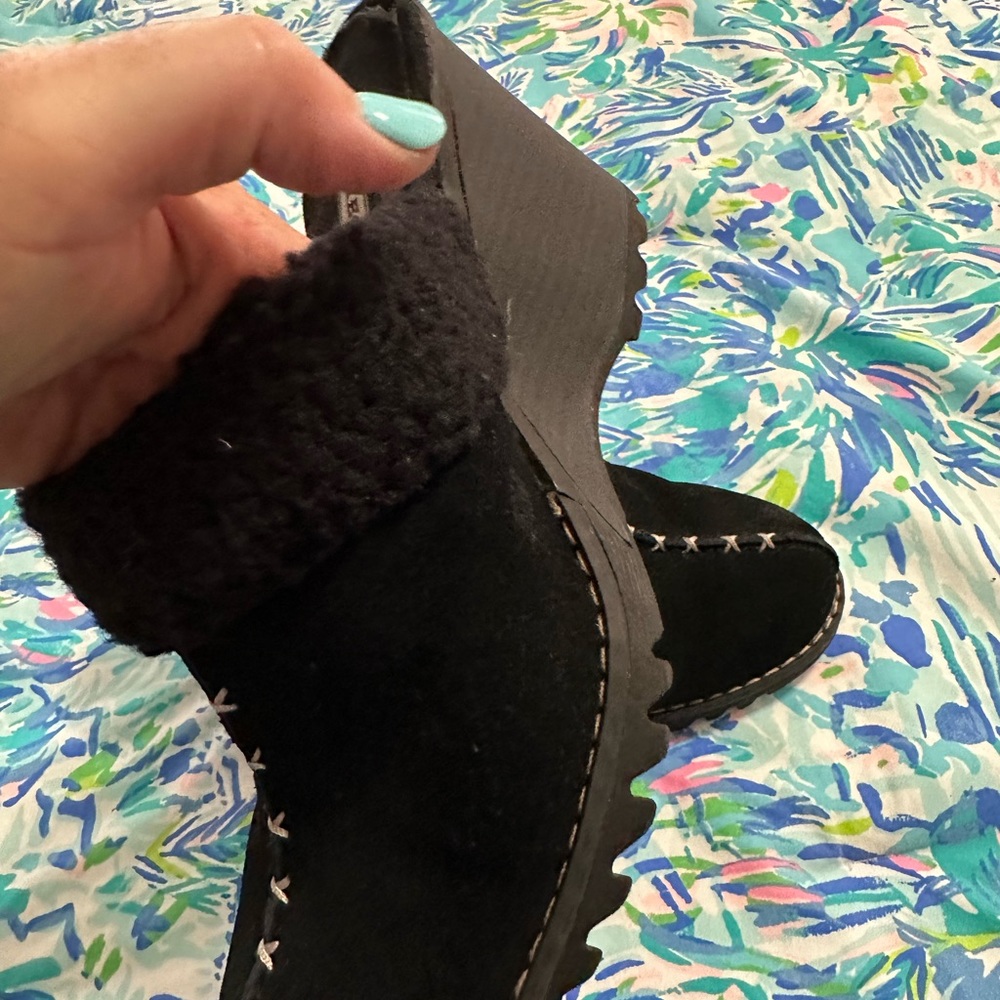 Black Sketchers comfy warm clogs. - Picture 2 of 4